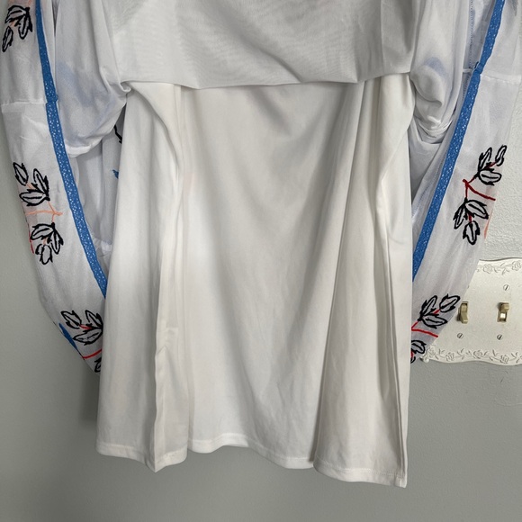 Cato White Blouse with Colorful Floral Embroidery - Picture 8 of 10